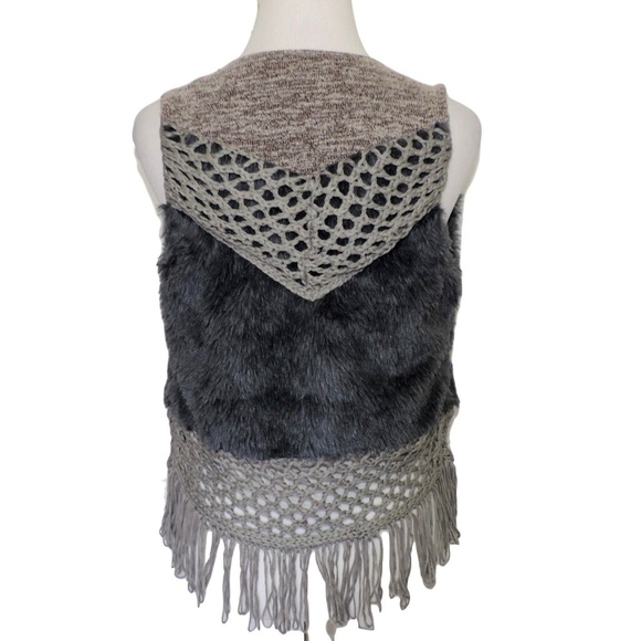 gimmicks by BKE Jackets & Coats Gimmicks By Bke Faux Fur Lace Small